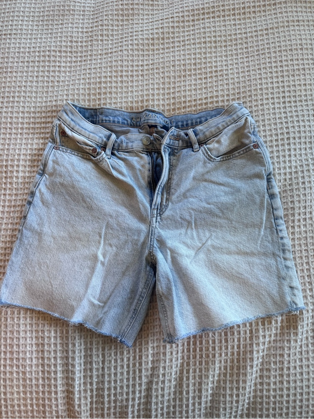 AE Strigid Super High-Waisted 6" Relaxed Denim Short